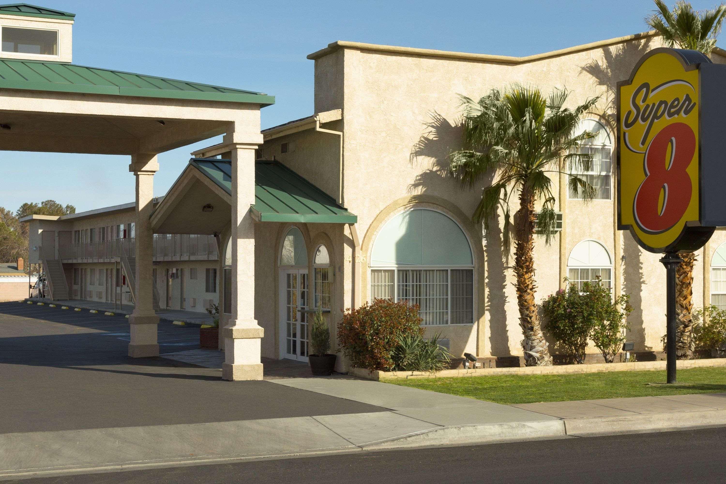 Super 8 By Wyndham Ridgecrest Motel Exterior photo