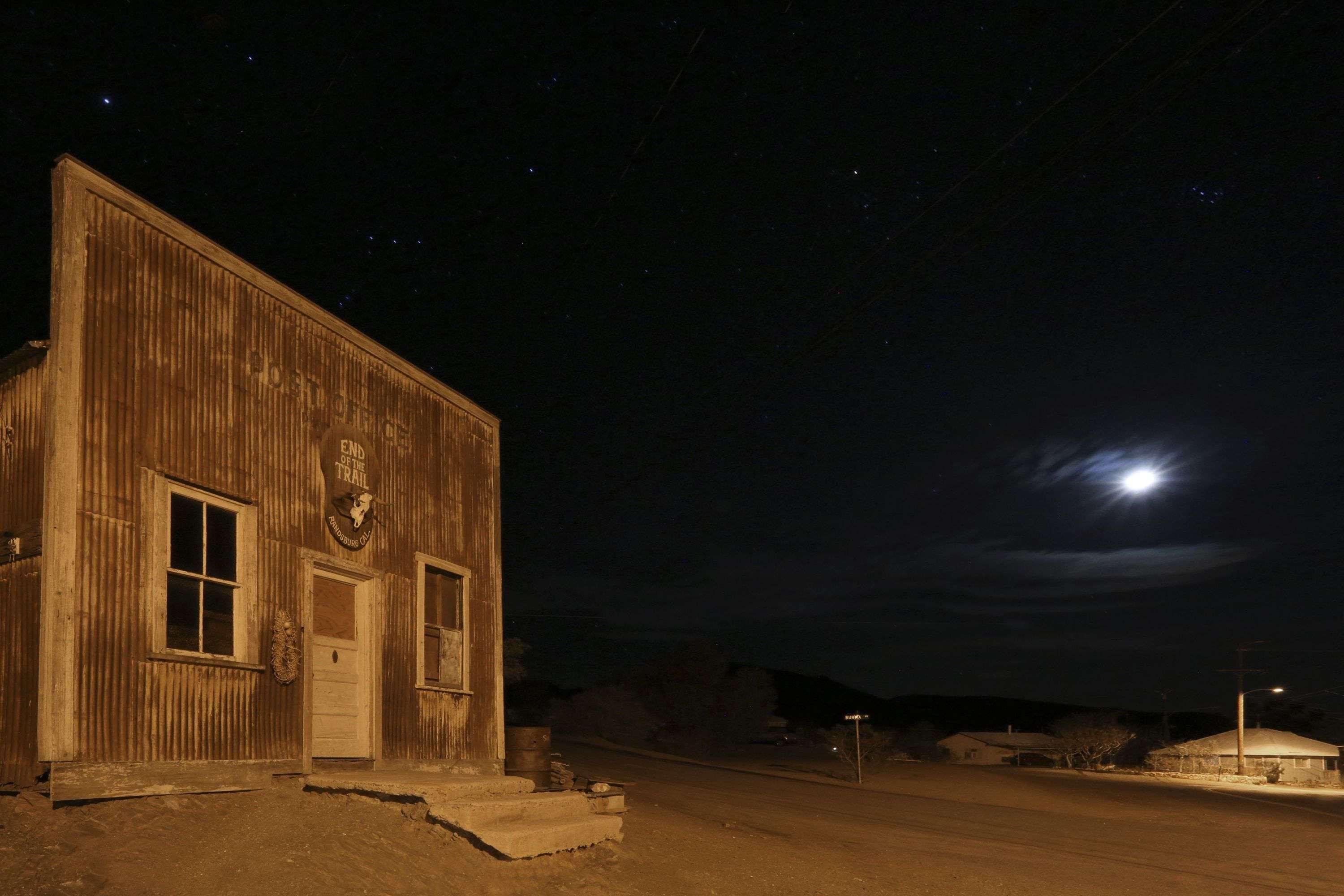 Super 8 By Wyndham Ridgecrest Motel Exterior photo